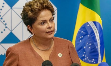 Dilma assina condições de testes da ONU para implantar chip de identificação