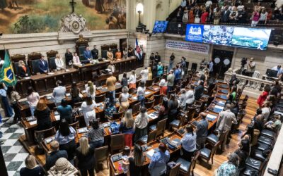 VEREADOR MARCOS DIAS PROMOVE HOMENAGEM HISTÓRICA A MÃES ATÍPICAS