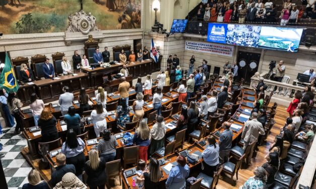 VEREADOR MARCOS DIAS PROMOVE HOMENAGEM HISTÓRICA A MÃES ATÍPICAS