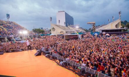 MAIS DE 1/4 DOS BRASILEIROS SE DECLARA EVANGÉLICO